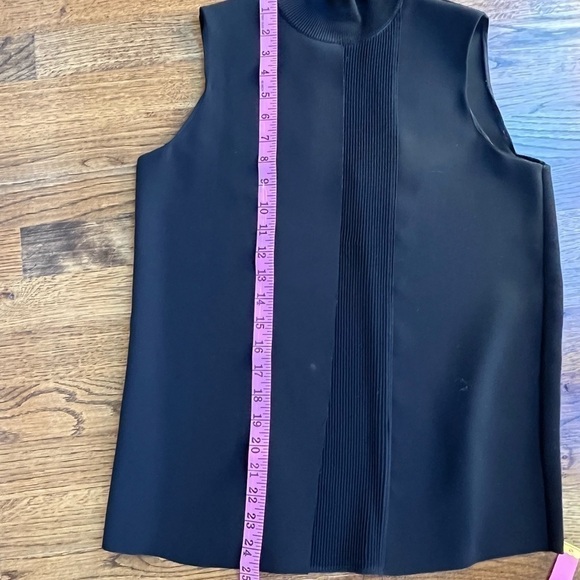 𝅺VINCE Black mock neck pleated sleeveless stretchy top size XS - Picture 8 of 8